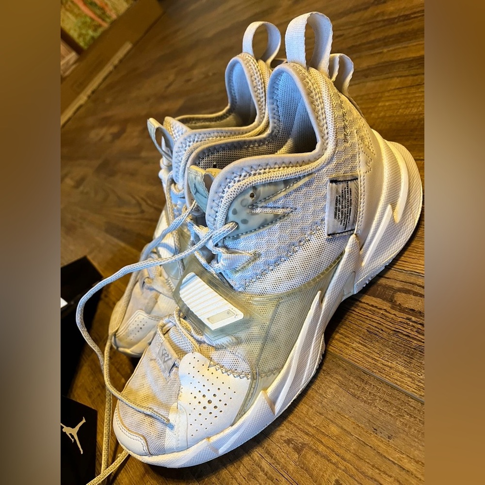 Jordan Why Not Zero 3 White: Size 9 - image 5